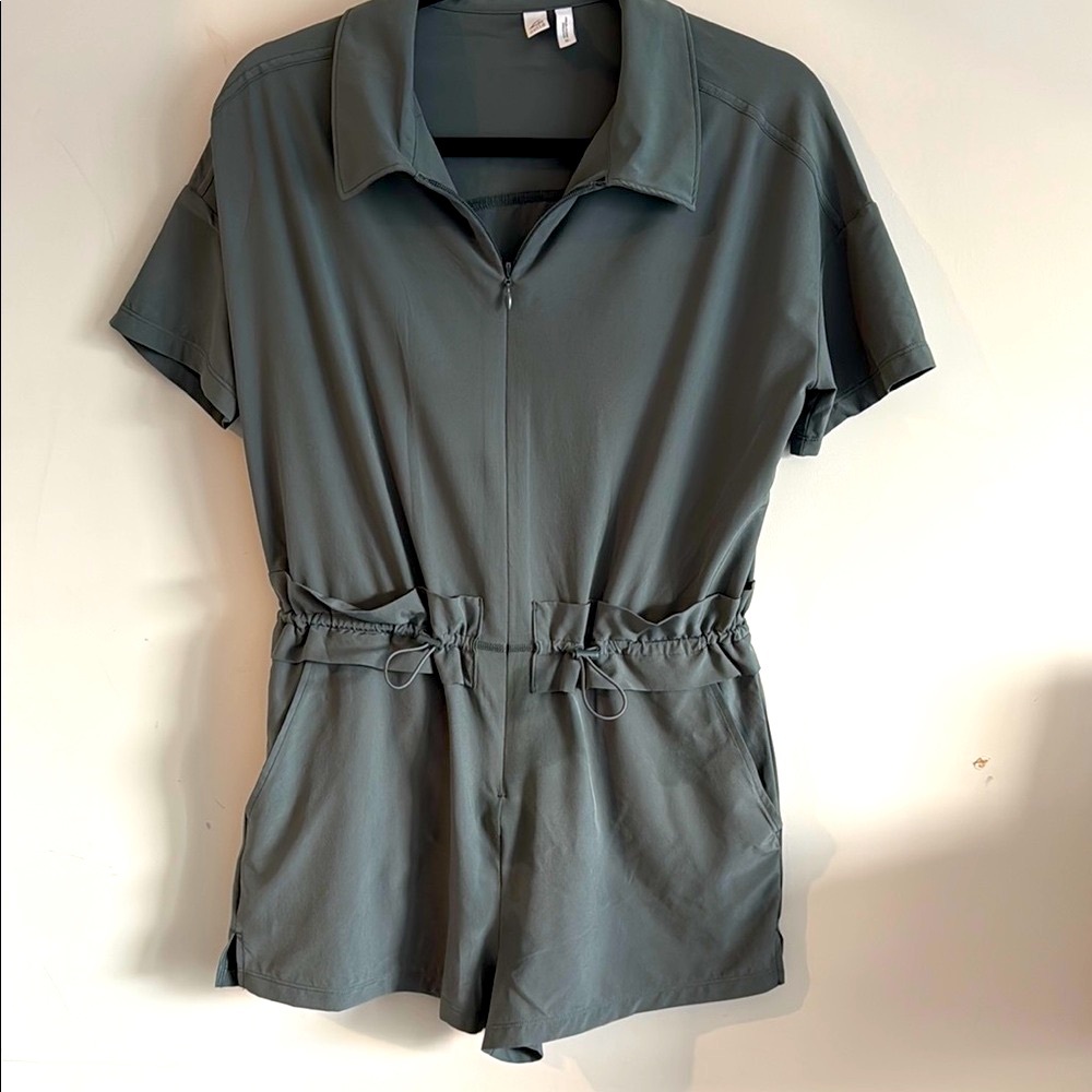 Zella Olive Green Short Sleeve Drawstring Romper